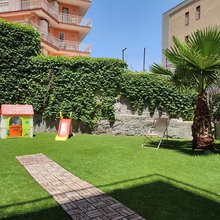 Appartamento Incantevole Con Parcheggio E Giardino Catania Exteriör bild